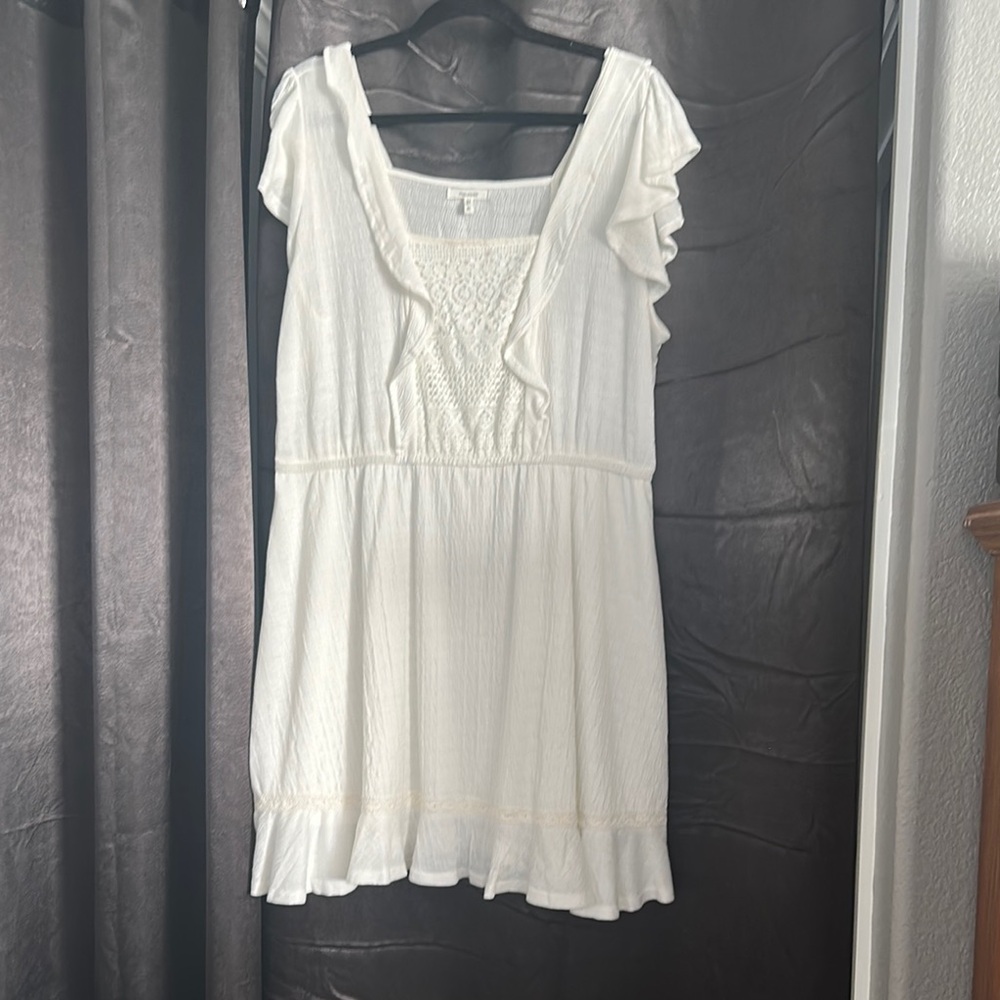 🌻🌻 3 for $15.00 Maurices White Ruffle Dress